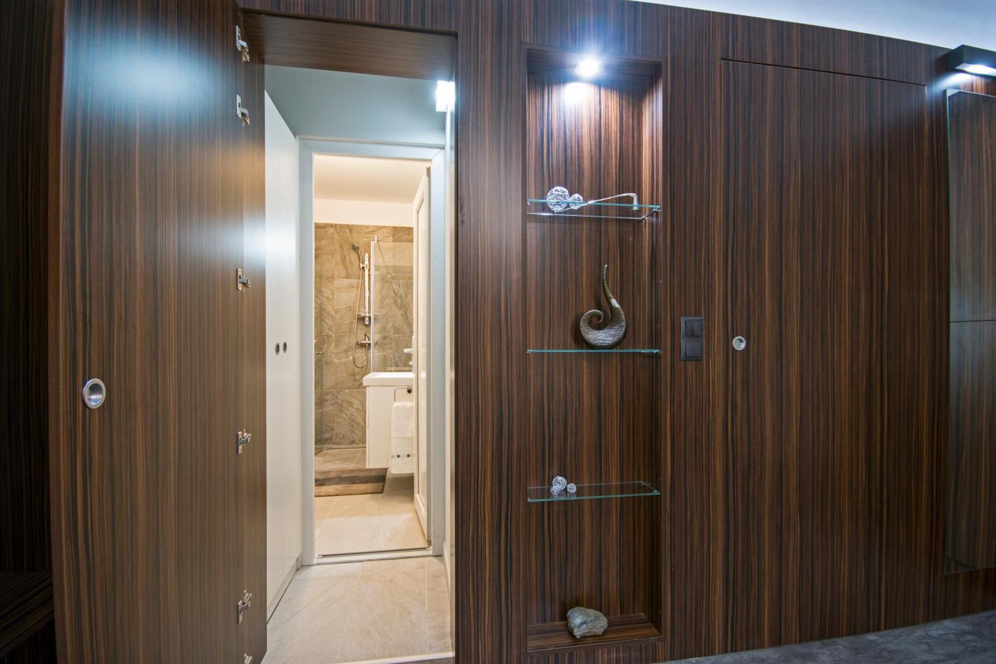 Dohany Deluxe Apartment
