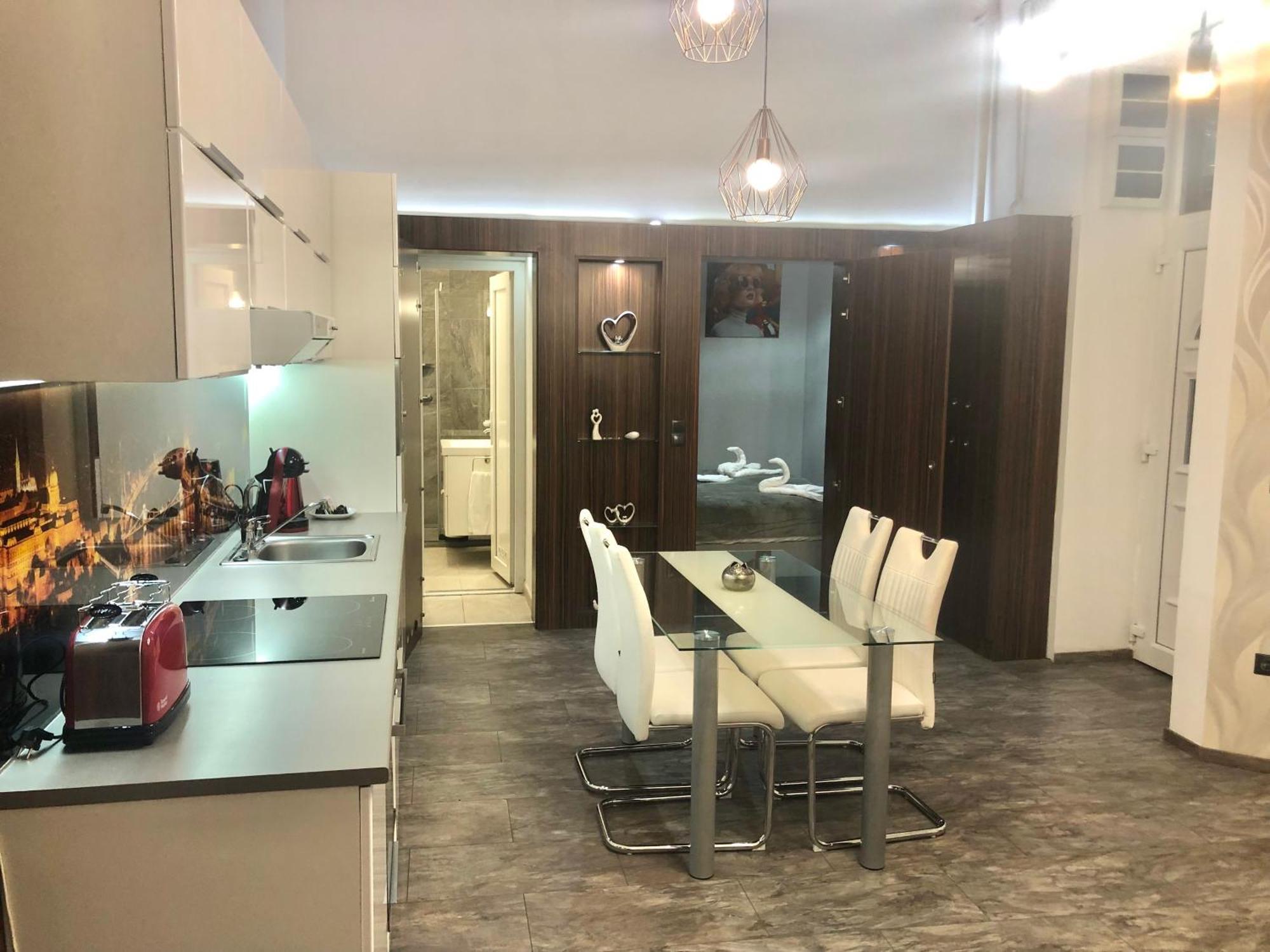Dohany Deluxe Apartment *